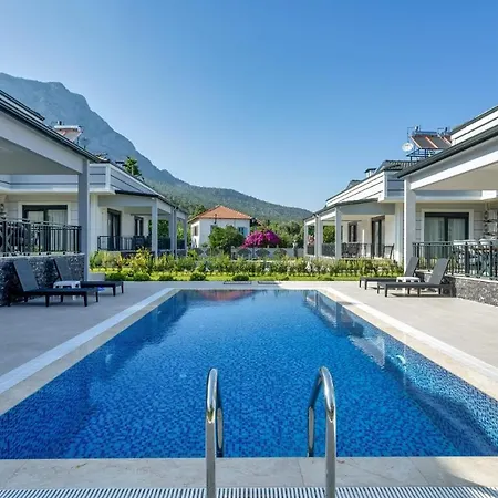 Minta Suits Vila Kemer